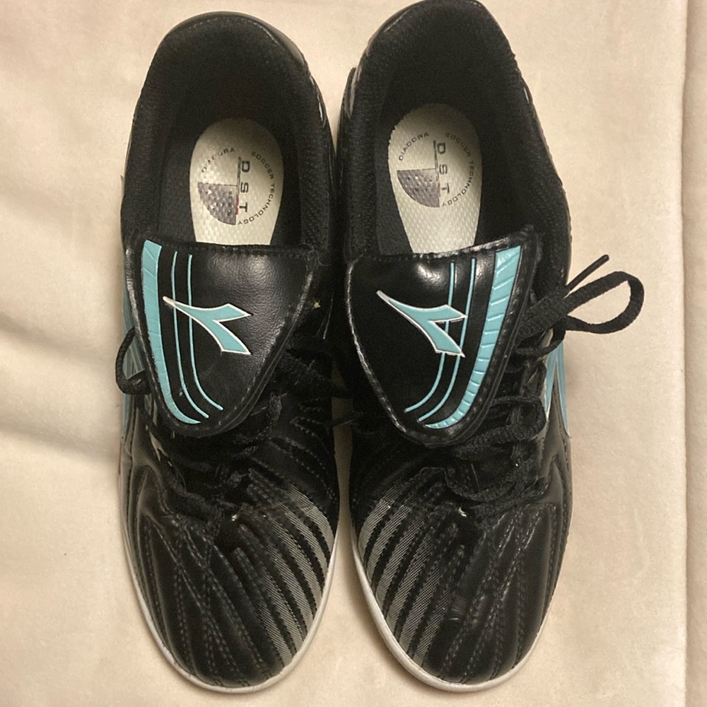 Diadora Indoor Soccer Shoes size 6 men used once